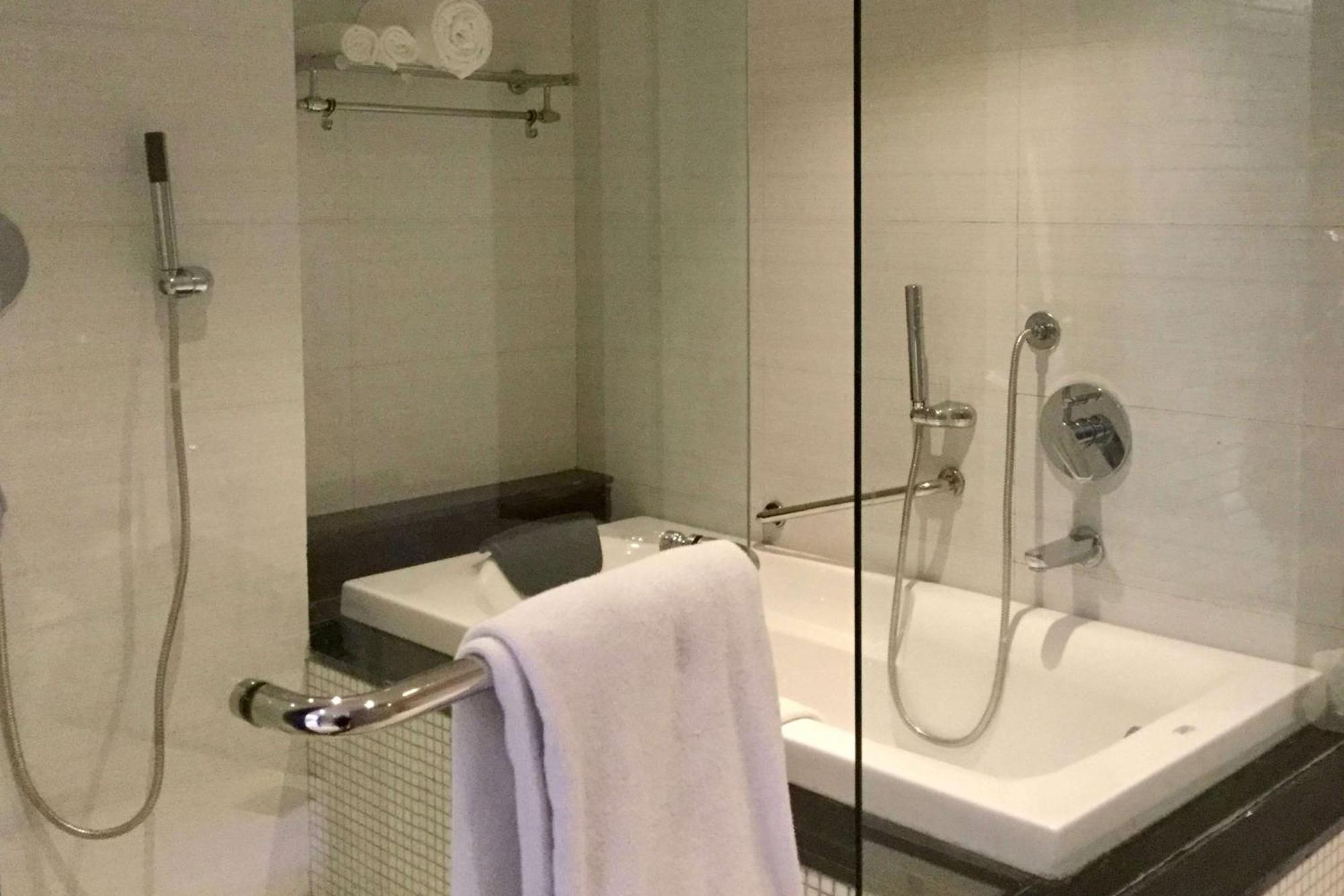 Ramada By Wyndham Vasundhara 4* Ghaziabad