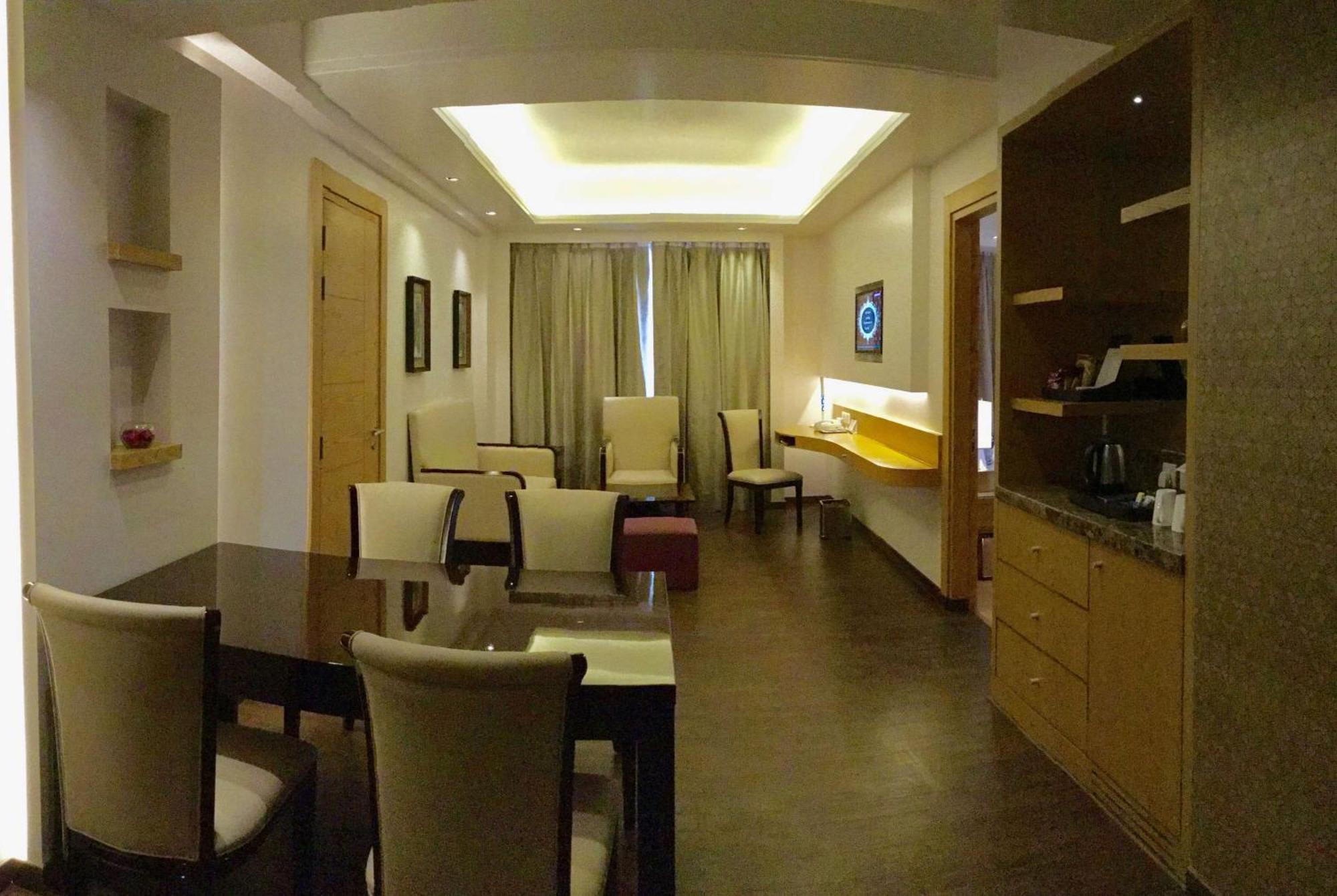 Ramada By Wyndham Vasundhara Hotel Ghaziabad
