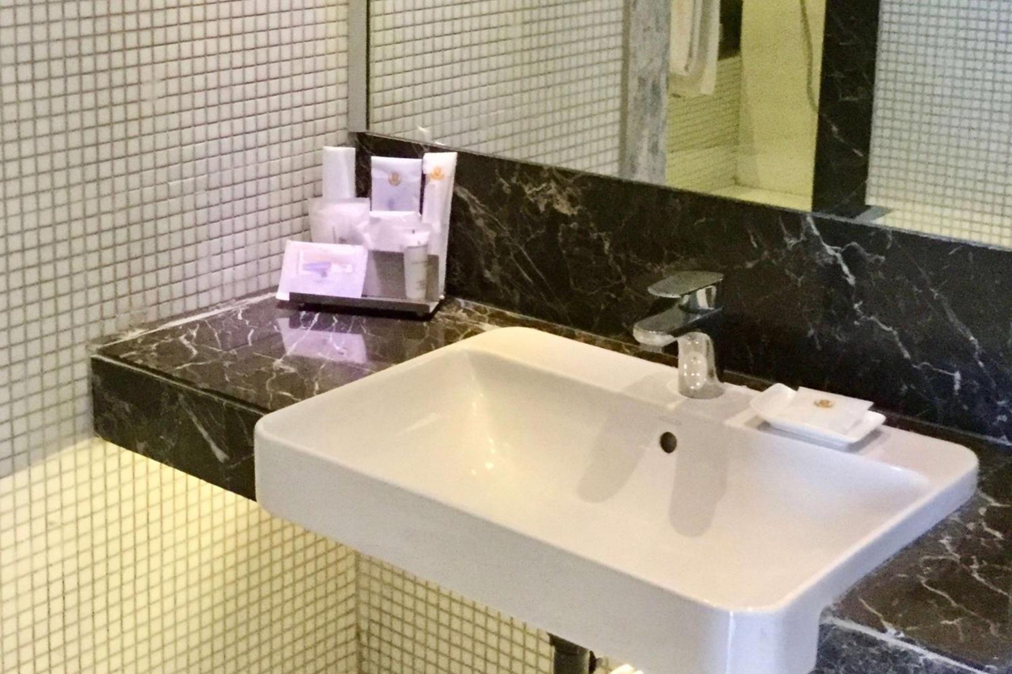 Ramada By Wyndham Vasundhara 4*