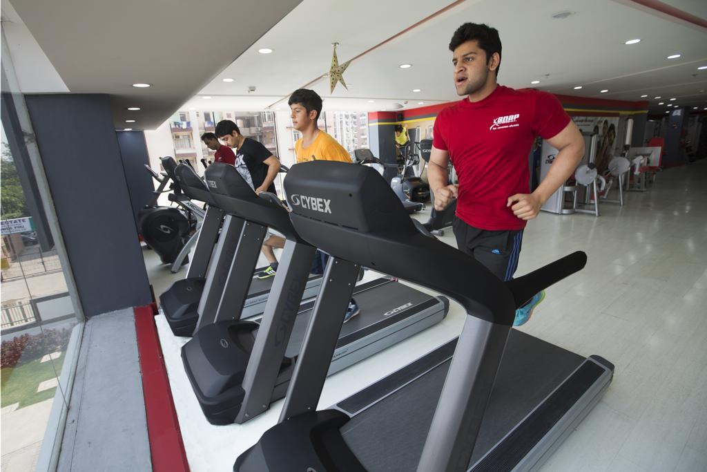 Hotel Ramada By Wyndham Vasundhara 4*