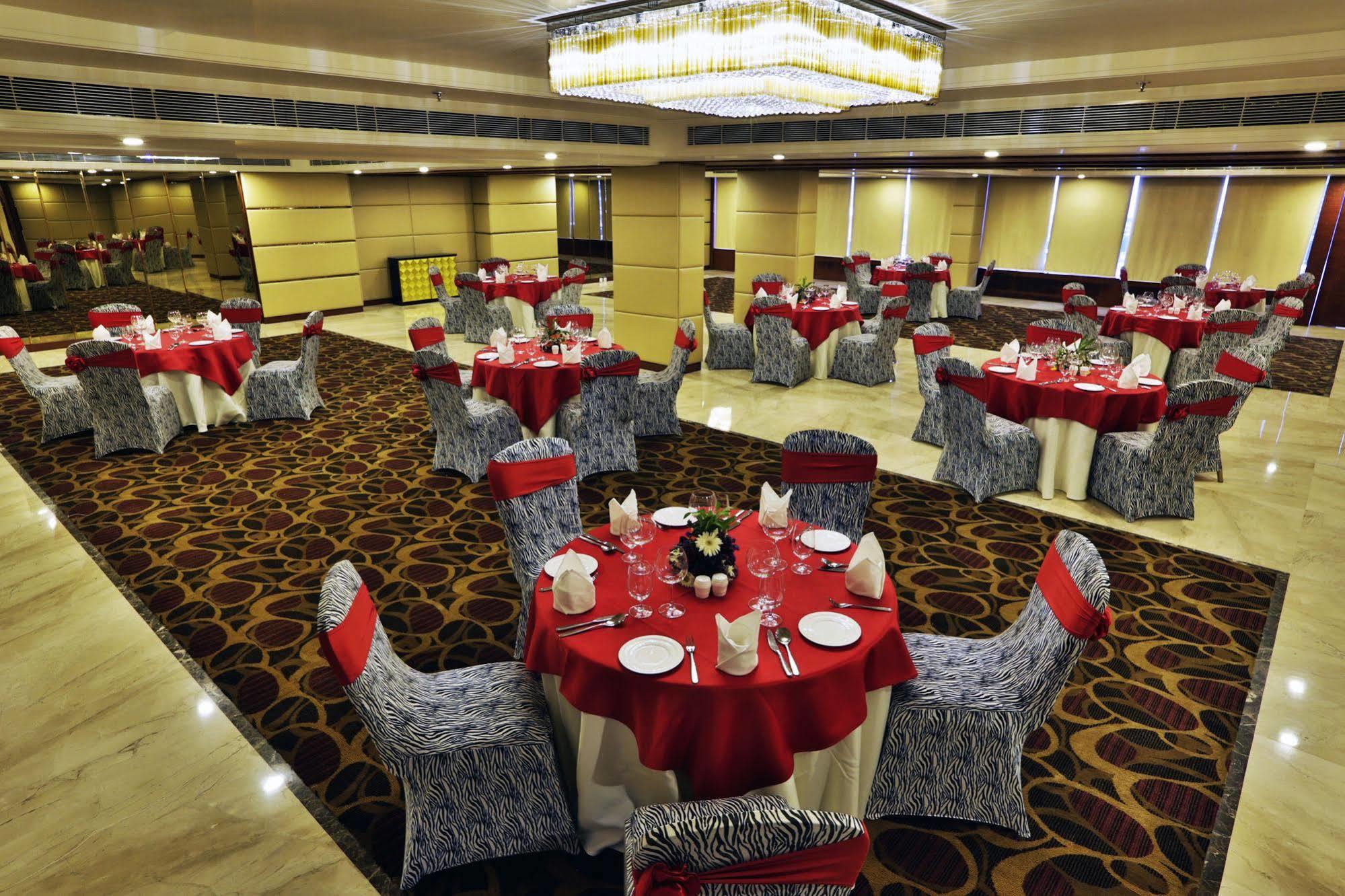 Ramada By Wyndham Vasundhara Hotel Ghaziabad
